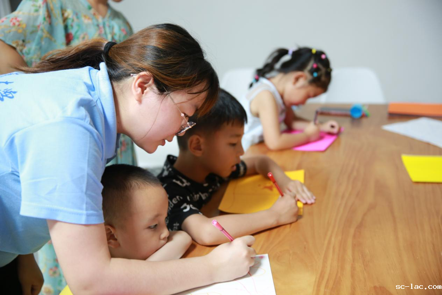 党建引领启“红心”： 以素质拓展促乡村振兴