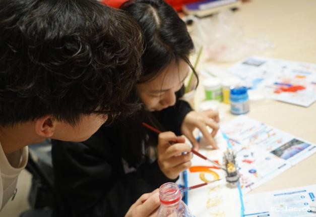 qxlarge-dsc-2C154ACCE7A6114E7886D4088EA71822